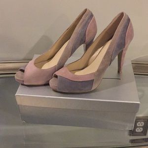 Open toed suede pumps